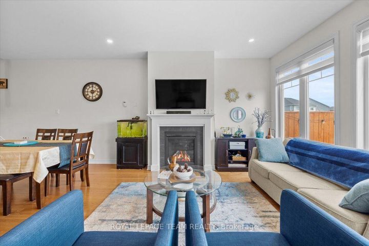 Photo 14 at 552 Jackdaw Avenue, Nepean (Half Moon Bay), Ottawa