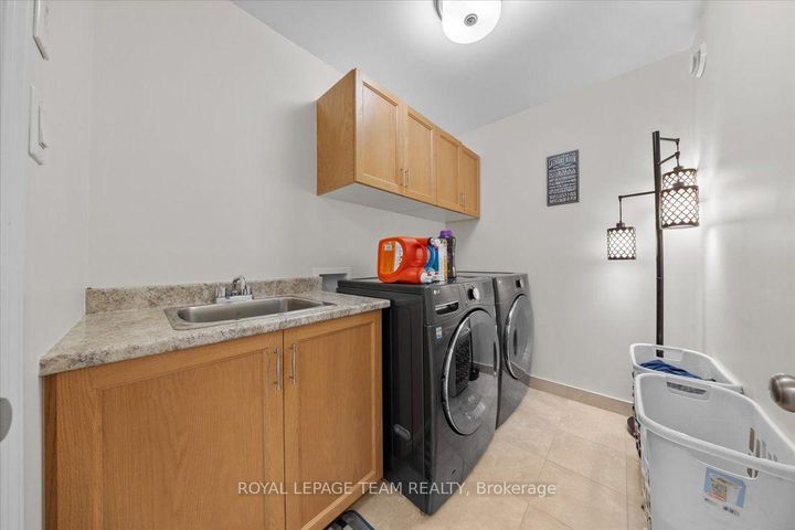 Photo 23 at 552 Jackdaw Avenue, Nepean (Half Moon Bay), Ottawa