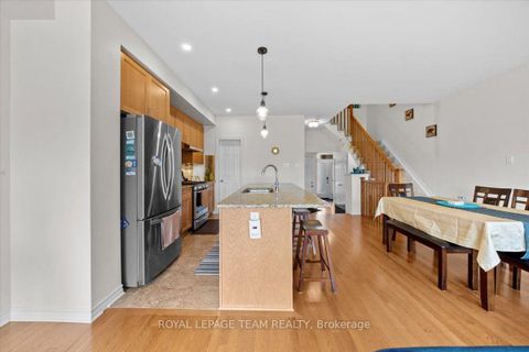 Photo 10 at 552 Jackdaw Avenue, Nepean (Half Moon Bay), Ottawa