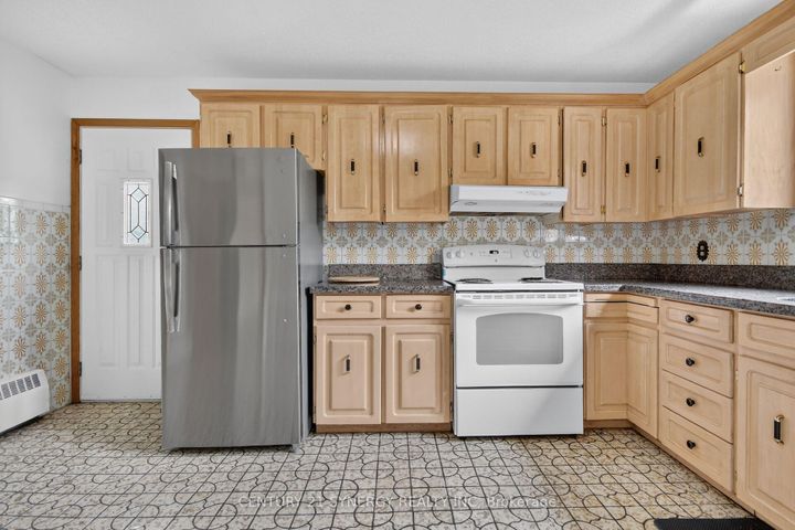 Photo 10 at 974 Greenbriar Avenue, Nepean (Carleton Heights), Ottawa