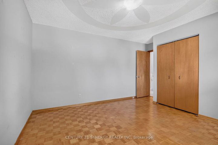 Photo 14 at 974 Greenbriar Avenue, Nepean (Carleton Heights), Ottawa