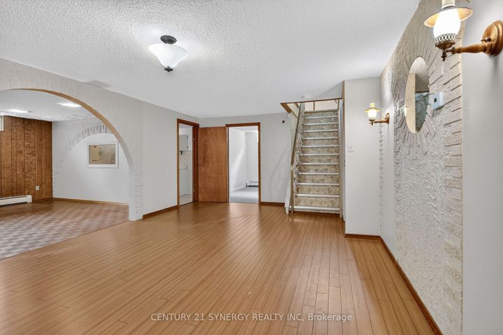 Photo 22 at 974 Greenbriar Avenue, Nepean (Carleton Heights), Ottawa
