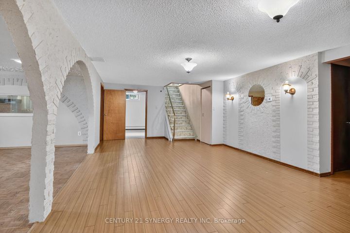 Photo 23 at 974 Greenbriar Avenue, Nepean (Carleton Heights), Ottawa
