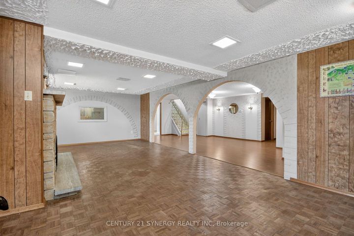 Photo 28 at 974 Greenbriar Avenue, Nepean (Carleton Heights), Ottawa