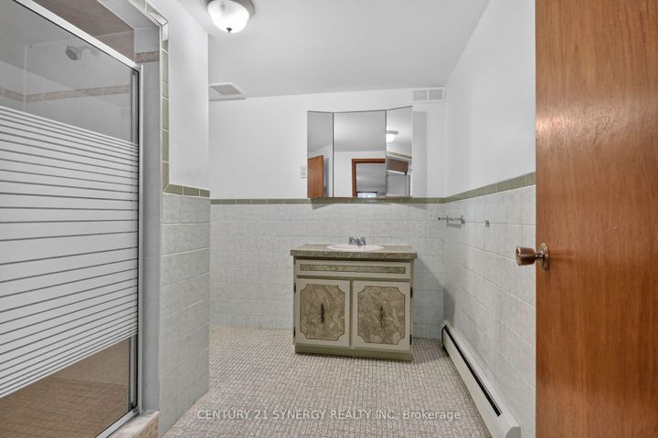 Photo 32 at 974 Greenbriar Avenue, Nepean (Carleton Heights), Ottawa