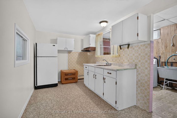 Photo 33 at 974 Greenbriar Avenue, Nepean (Carleton Heights), Ottawa