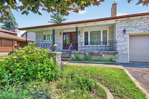 Photo 1 at 974 Greenbriar Avenue, Nepean (Carleton Heights), Ottawa