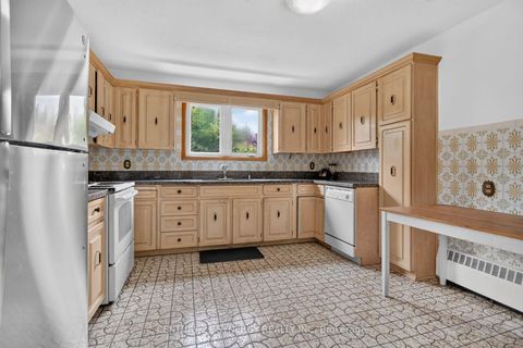 Photo 8 at 974 Greenbriar Avenue, Nepean (Carleton Heights), Ottawa