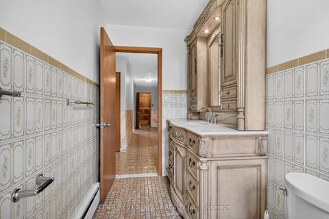 Photo 17 at 974 Greenbriar Avenue, Nepean (Carleton Heights), Ottawa