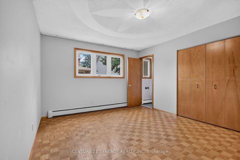 Photo 18 at 974 Greenbriar Avenue, Nepean (Carleton Heights), Ottawa