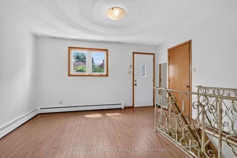 Photo 21 at 974 Greenbriar Avenue, Nepean (Carleton Heights), Ottawa
