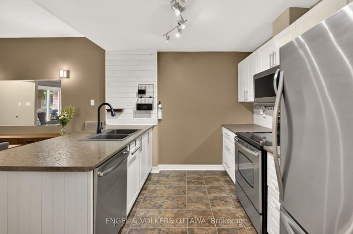 Photo 14 at 4 - 165 Waterbridge Drive, Nepean (Barrhaven East), Ottawa
