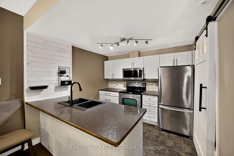 Photo 13 at 4 - 165 Waterbridge Drive, Nepean (Barrhaven East), Ottawa