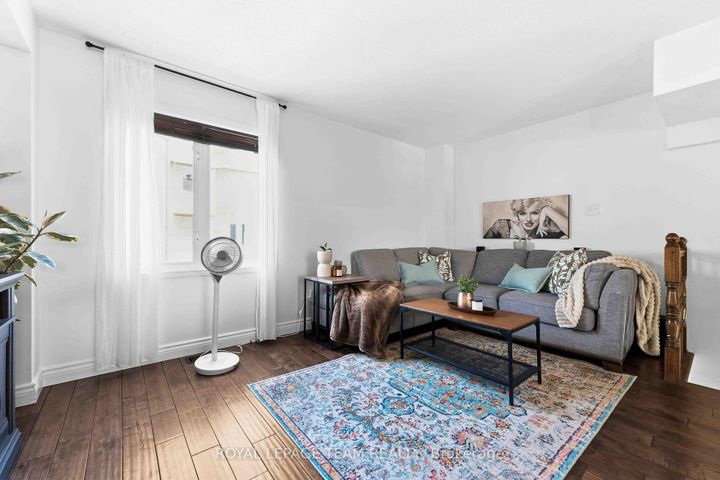 Photo 4 at 358 Moffatt Pond Court, Nepean (Cedargrove/Fraserdale), Ottawa