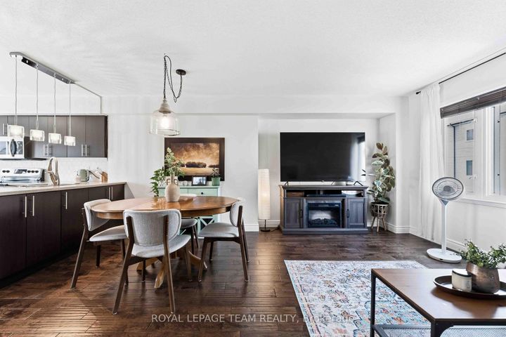 Photo 5 at 358 Moffatt Pond Court, Nepean (Cedargrove/Fraserdale), Ottawa