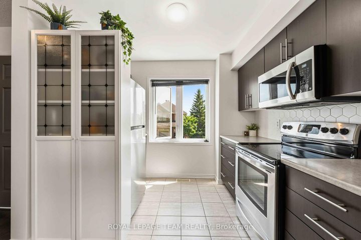 Photo 13 at 358 Moffatt Pond Court, Nepean (Cedargrove/Fraserdale), Ottawa