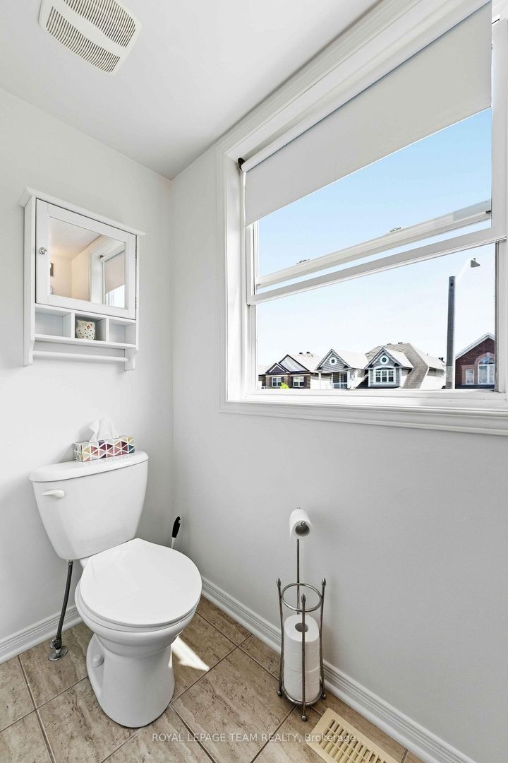 Photo 20 at 358 Moffatt Pond Court, Nepean (Cedargrove/Fraserdale), Ottawa