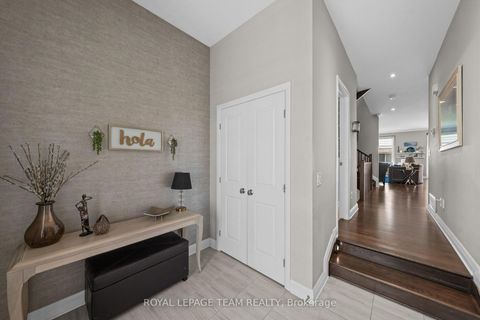 Photo 2 at 547 Kilspindie Ridge, Nepean (Stonebridge), Ottawa