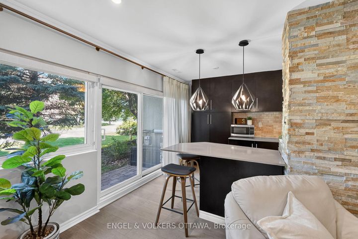 Photo 8 at 119 - 12 CORKSTOWN Road, Nepean (Lakeview Park), Ottawa