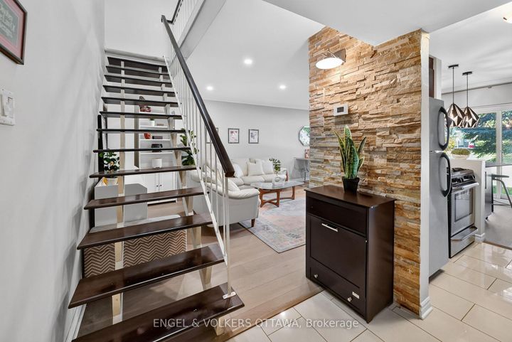Photo 16 at 119 - 12 CORKSTOWN Road, Nepean (Lakeview Park), Ottawa