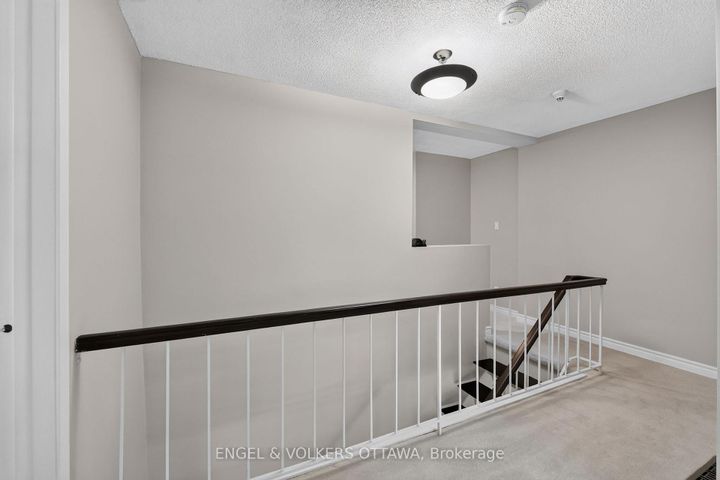 Photo 17 at 119 - 12 CORKSTOWN Road, Nepean (Lakeview Park), Ottawa