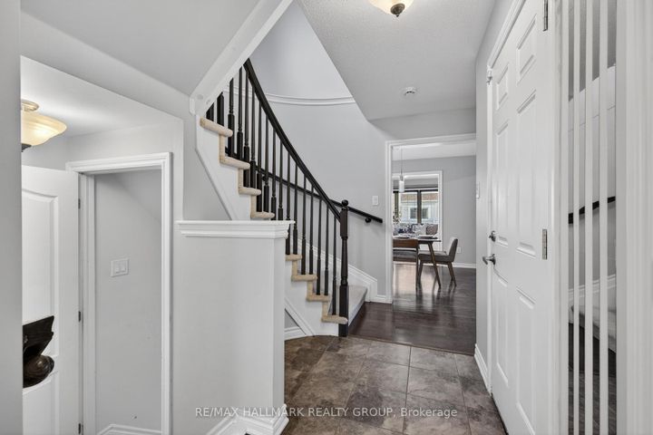 Photo 3 at 81 Switch Grass Crescent, Nepean (Half Moon Bay), Ottawa