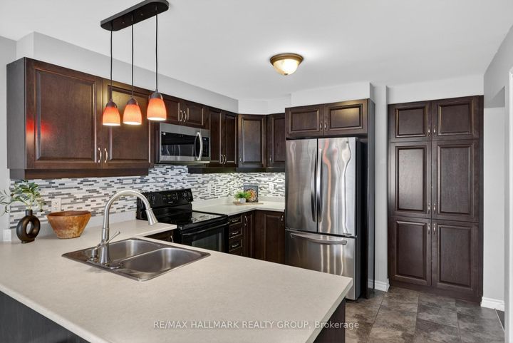 Photo 10 at 81 Switch Grass Crescent, Nepean (Half Moon Bay), Ottawa