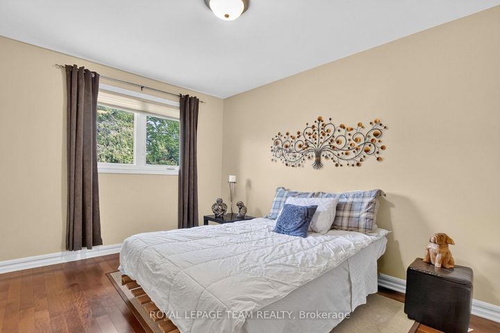 Photo 23 at 61 Amberwood Crescent, Nepean (Pineglen/Country Place), Ottawa