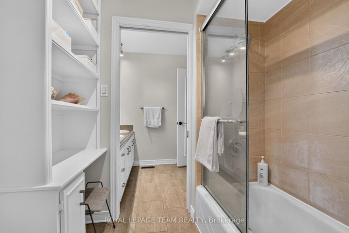 Photo 33 at 61 Amberwood Crescent, Nepean (Pineglen/Country Place), Ottawa