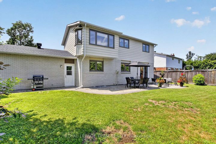 Photo 41 at 61 Amberwood Crescent, Nepean (Pineglen/Country Place), Ottawa