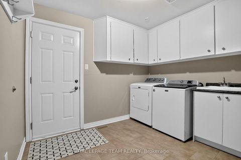Photo 22 at 61 Amberwood Crescent, Nepean (Pineglen/Country Place), Ottawa