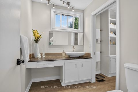 Photo 32 at 61 Amberwood Crescent, Nepean (Pineglen/Country Place), Ottawa