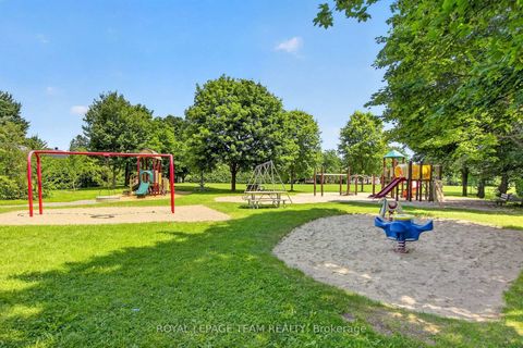 Photo 44 at 61 Amberwood Crescent, Nepean (Pineglen/Country Place), Ottawa