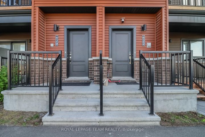 Photo 2 at 620 Parnian Private, Nepean (Half Moon Bay), Ottawa