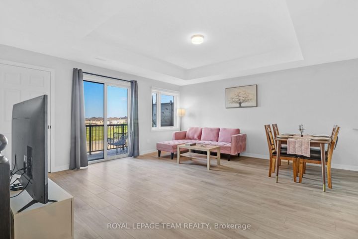 Photo 9 at 620 Parnian Private, Nepean (Half Moon Bay), Ottawa