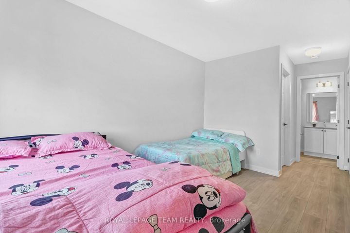 Photo 18 at 620 Parnian Private, Nepean (Half Moon Bay), Ottawa