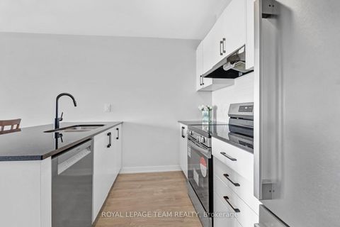 Photo 7 at 620 Parnian Private, Nepean (Half Moon Bay), Ottawa