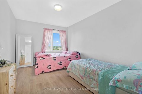 Photo 17 at 620 Parnian Private, Nepean (Half Moon Bay), Ottawa