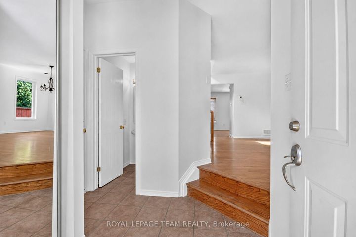 Photo 8 at 32 Vistapointe Drive, Nepean (Barrhaven East), Ottawa