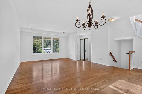 Photo 2 at 32 Vistapointe Drive, Nepean (Barrhaven East), Ottawa