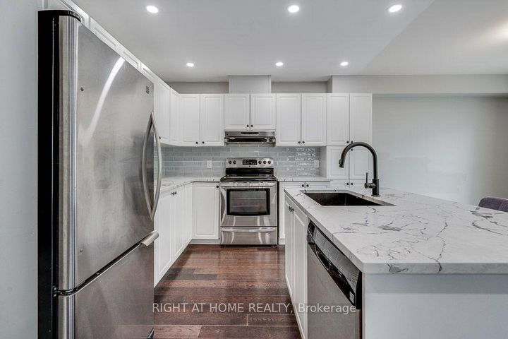 Photo 6 at 247 FELICIA Crescent, Nepean (Strandherd), Ottawa