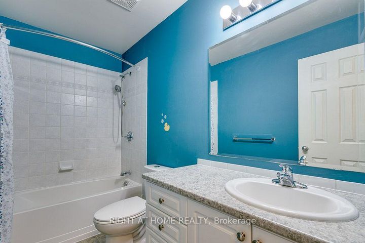 Photo 20 at 247 FELICIA Crescent, Nepean (Strandherd), Ottawa