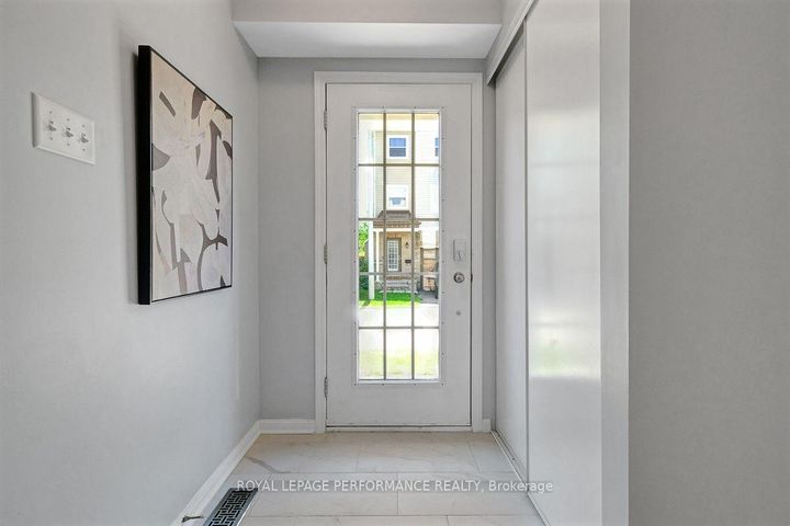 Photo 2 at 759 Sanibel Private, Nepean (Westcliffe Estates), Ottawa