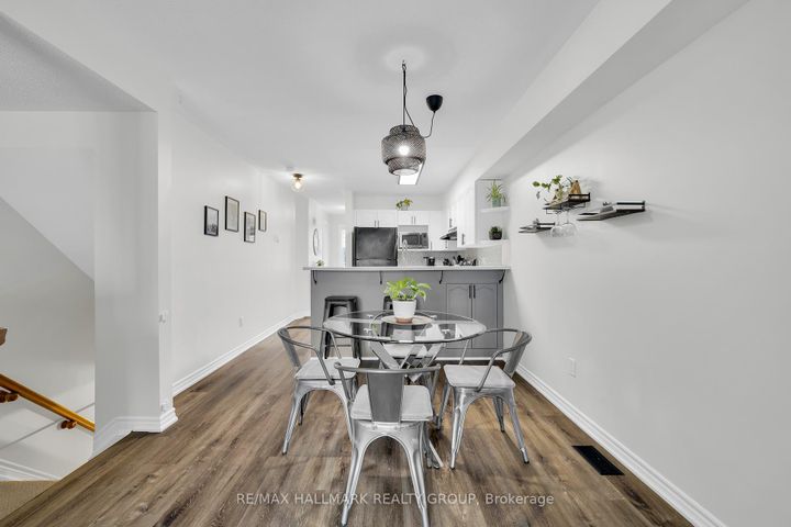 Photo 7 at 1344 Guthrie Street, Nepean (Leslie Park), Ottawa