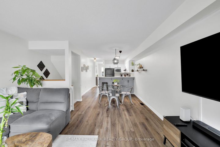 Photo 9 at 1344 Guthrie Street, Nepean (Leslie Park), Ottawa