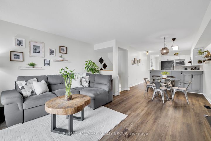 Photo 10 at 1344 Guthrie Street, Nepean (Leslie Park), Ottawa