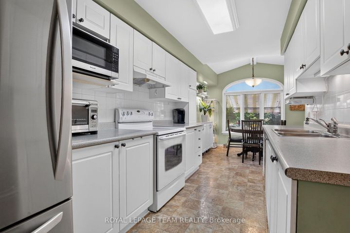 Photo 15 at 2 Wittingham Drive, Nepean (Barrhaven East), Ottawa