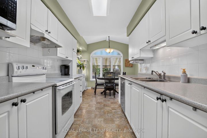 Photo 17 at 2 Wittingham Drive, Nepean (Barrhaven East), Ottawa