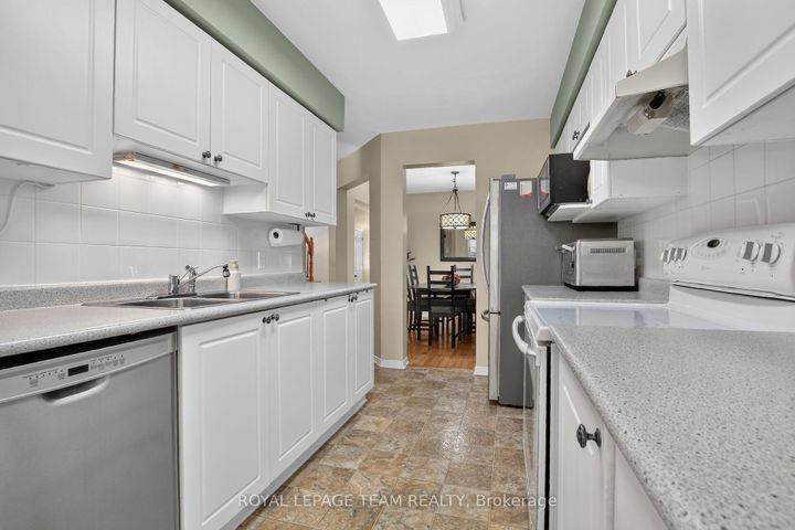 Photo 18 at 2 Wittingham Drive, Nepean (Barrhaven East), Ottawa