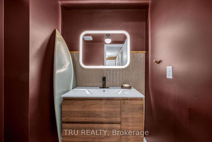 Photo 10 at G - 270 Dalehurst Drive, Nepean (Tanglewood), Ottawa
